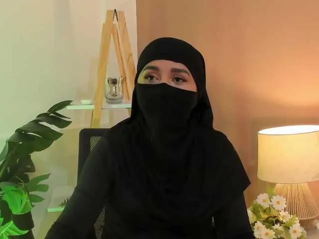 -Alisha on BongaCams