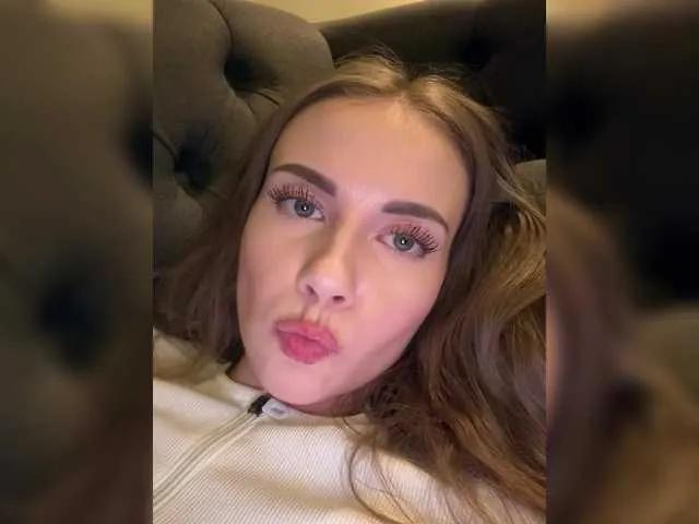 Offline -VikkiL0vesCheese- on BongaCams