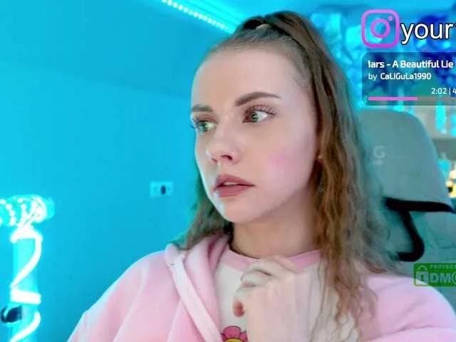 Offline -VikkiL0vesCheese- on BongaCams