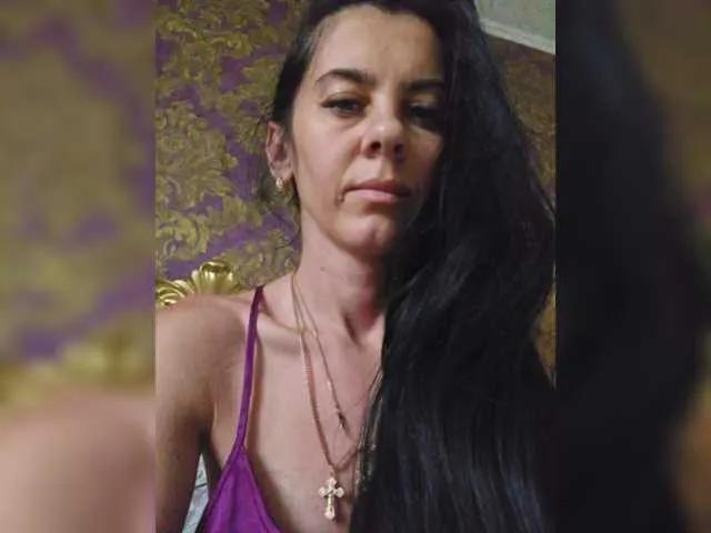 Offline 1Glorya1 on BongaCams