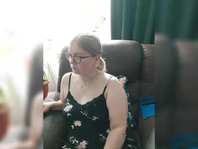 Adiline on BongaCams