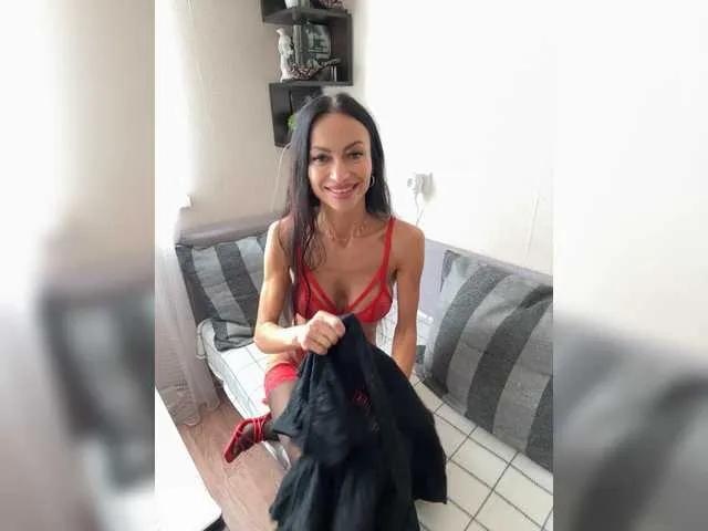 AdrienneBourget on BongaCams