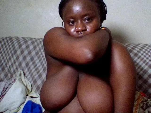 BongaCams AfroBooty is Freechat AfroBooty — being showered with tokens