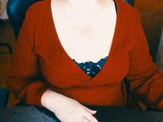 Offline Alisa1917 on BongaCams