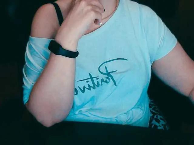 Offline Alisa1917 on BongaCams