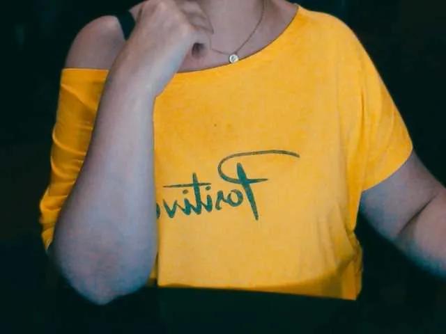 Offline Alisa1917 on BongaCams