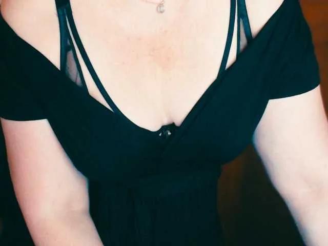 Offline Alisa1917 on BongaCams