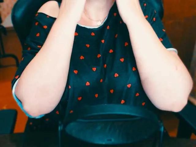 Offline Alisa1917 on BongaCams