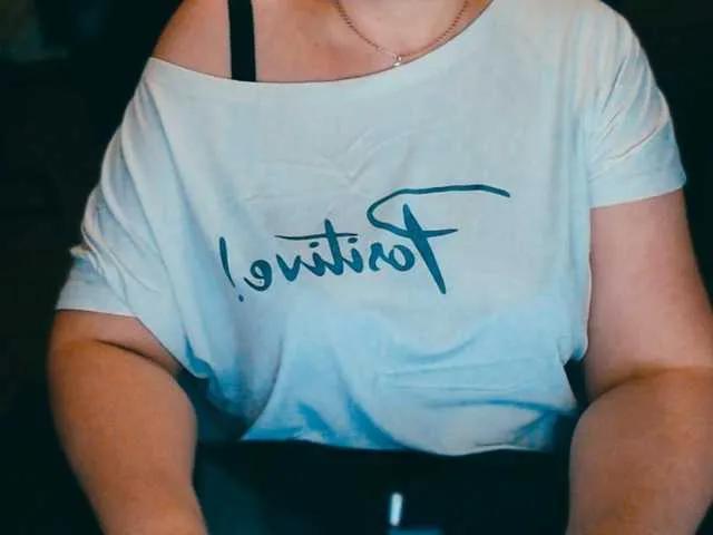 Offline Alisa1917 on BongaCams