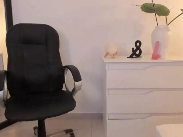 Freechat AmberCroft on BongaCams