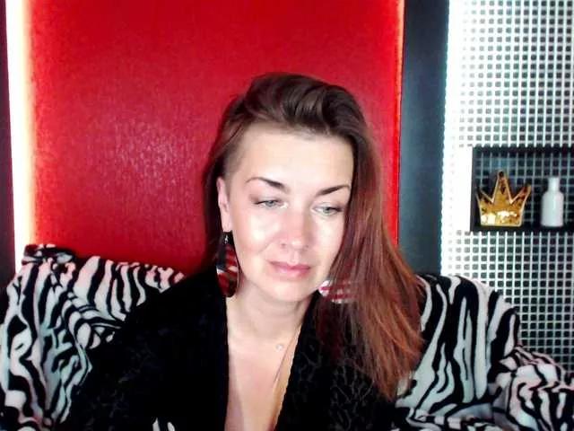 Freechat AnaMills on BongaCams