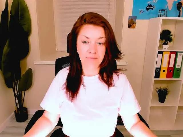 Freechat AnaMills on BongaCams