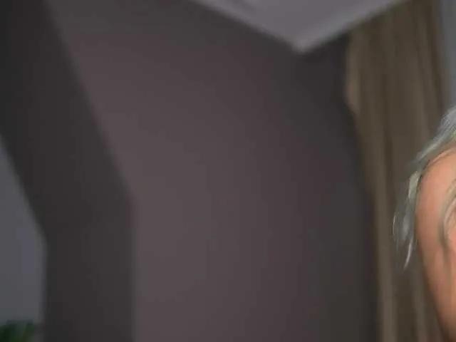 BongaCams AudreySosa is Freechat AudreySosa — the most attractive thing for me is a confident man with a good perfume and veiny arms