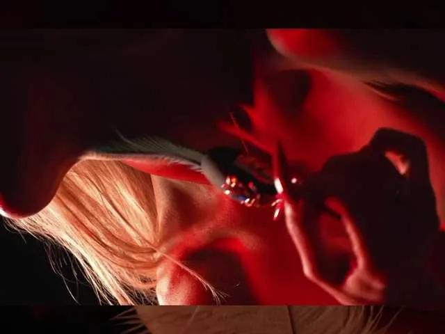 blondinochkaa on BongaCams