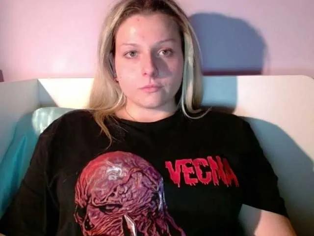 Offline BritneyBlond on BongaCams
