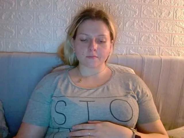 Offline BritneyBlond on BongaCams