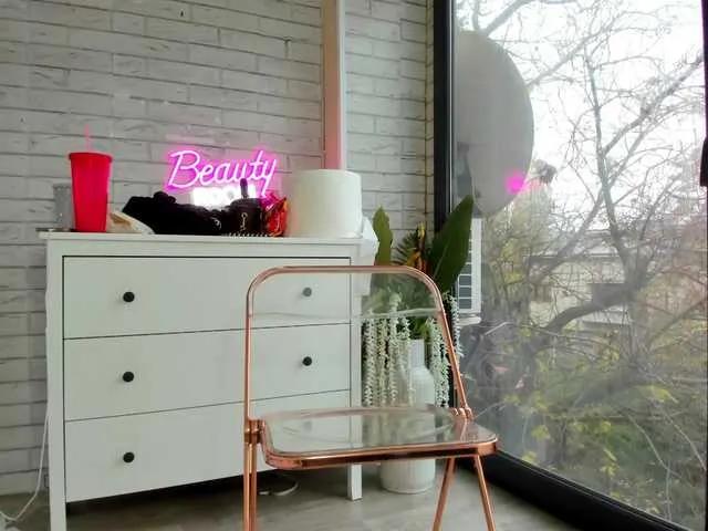 BritneyCharm on BongaCams