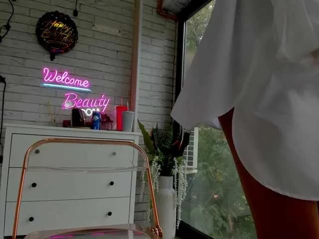 BritneyCharm on BongaCams