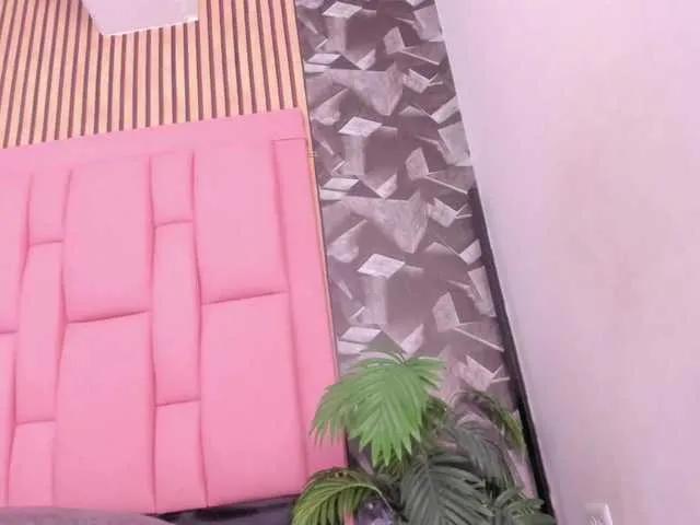 candela-collins on BongaCams