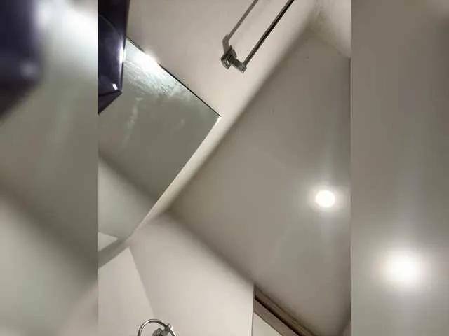 Carol-Ferrer — Being the queen of your heart