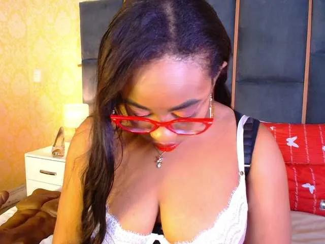 CaseyMoons on BongaCams