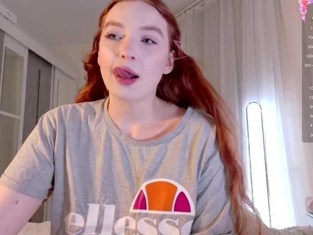 cinnabongirl on BongaCams