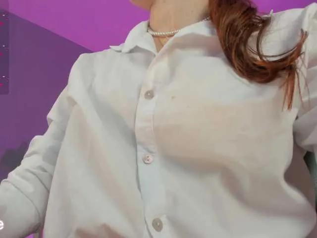 Offline CorinneRusso on BongaCams