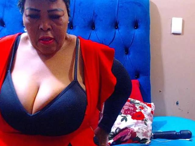 Ebonycandy10 on BongaCams