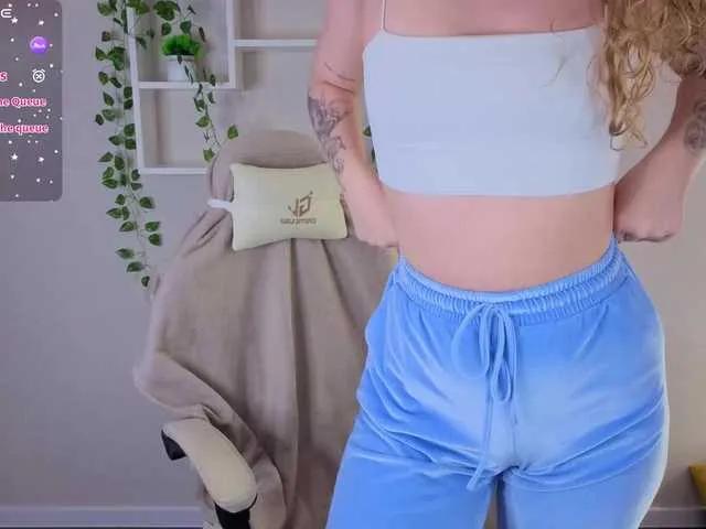 Offline Elsiee-Cuttiess on BongaCams