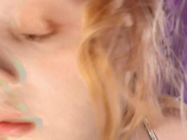 Offline Emily-relish on BongaCams