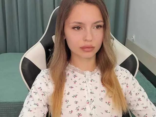 EmilySkout on BongaCams