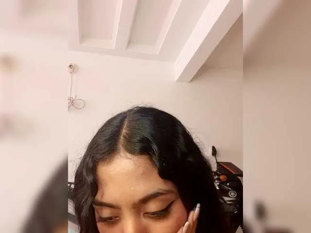 EMMAAA-STOONEE on BongaCams