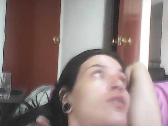 Freechat emmaherby1 on BongaCams