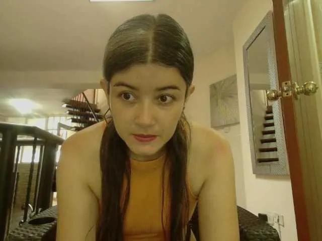 Freechat emmaherby1 on BongaCams