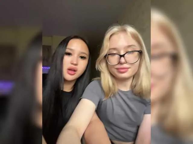 Offline EmyEva on BongaCams