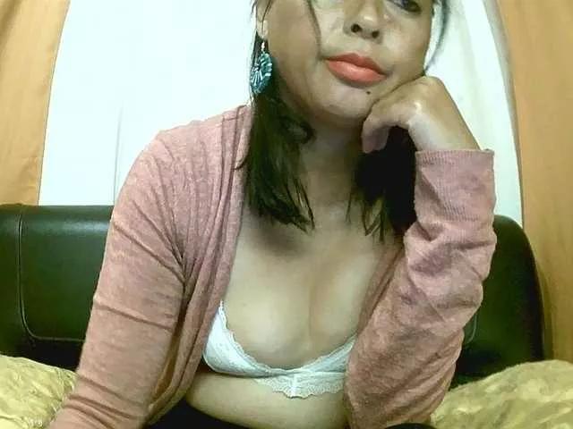 Offline Fanyah on BongaCams