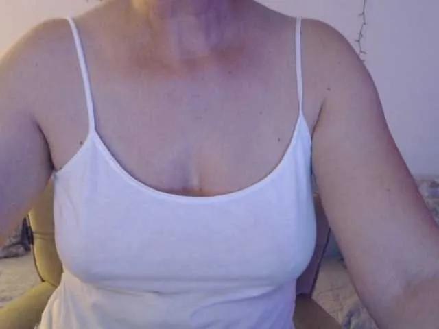 goodSnowQueen on BongaCams