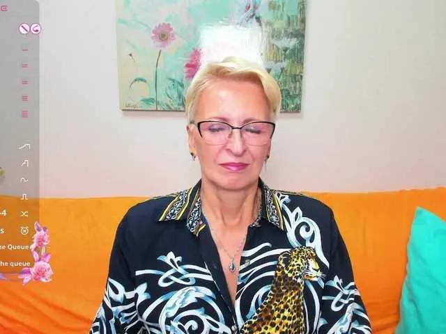 Offline iamyourdream89 on BongaCams