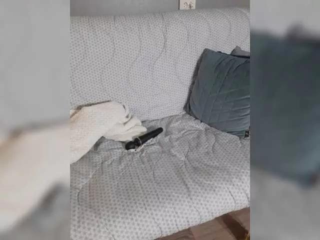 Incredible123 on BongaCams