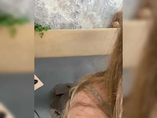 Incredible123 on BongaCams