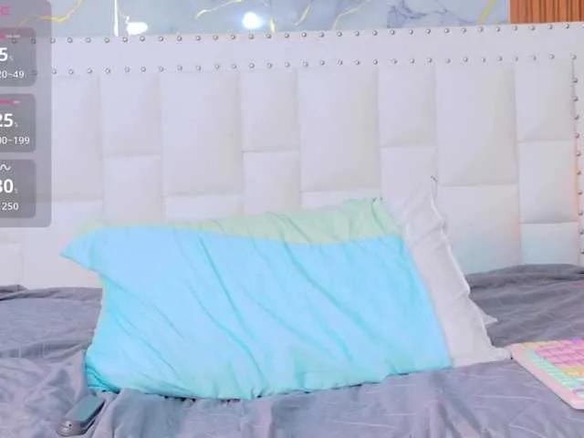 Offline Indiancutiie on BongaCams