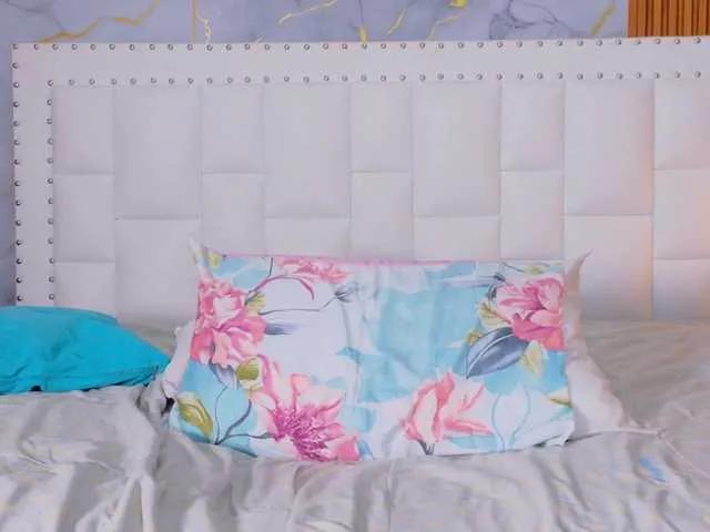 Offline Indiancutiie on BongaCams