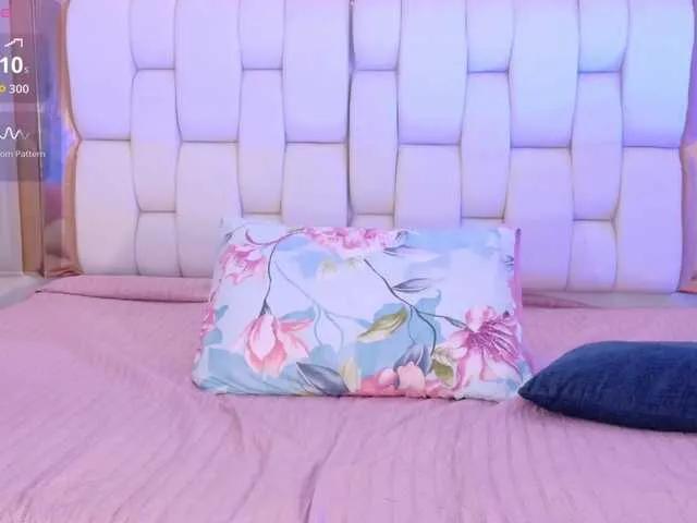 Offline Indiancutiie on BongaCams