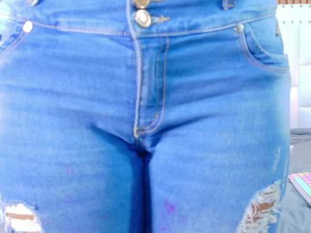 Offline Indiancutiie on BongaCams