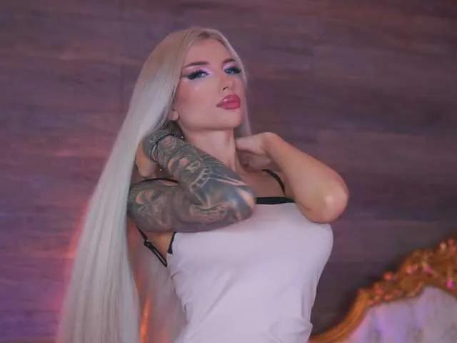 Offline JuicyJessye on BongaCams