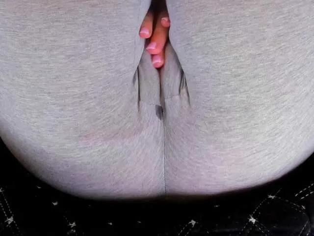 Kira-Kell on BongaCams