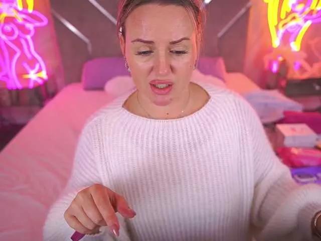 KiraCandyS on BongaCams