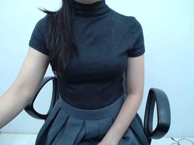 Offline Lady-Young on BongaCams