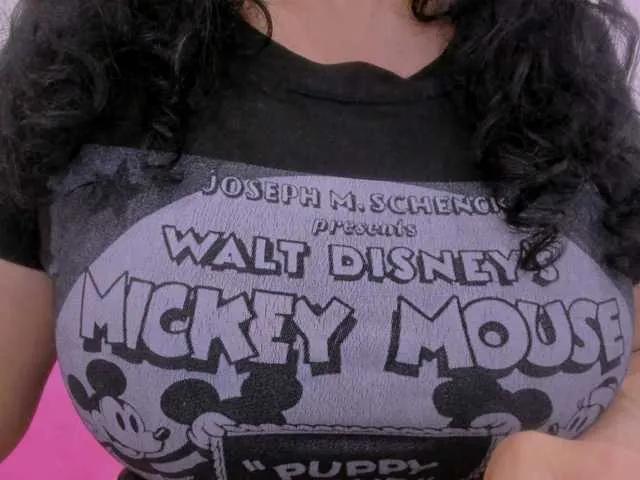 latinvalery on BongaCams