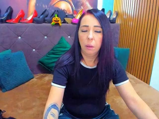 LauraSinFull on BongaCams